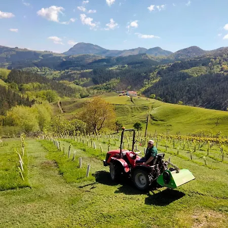 Erlete Goikoa -estamos En El Camino De Santiago -we Are On The Camino De Santiago Casa de Campo *