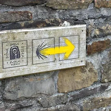 Erlete Goikoa -estamos En El Camino De Santiago -we Are On The Camino De Santiago Landsted